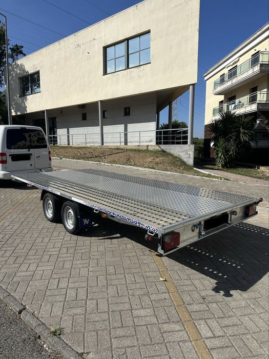 Atrelado Porta Carros 2700kg novo