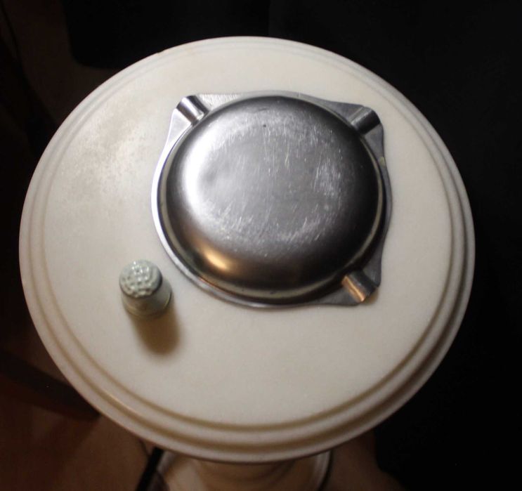 Cinzeiro vintage de aço inoxidável com raras 3 ranhuras para cigarros.