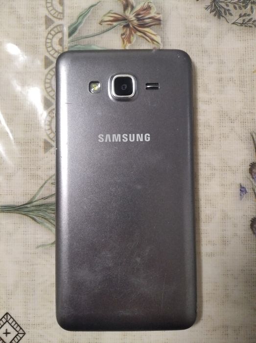Смартфон Samsung G531H