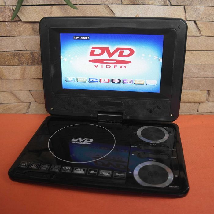 Портативный DVD проигрыватель DA-737 7"