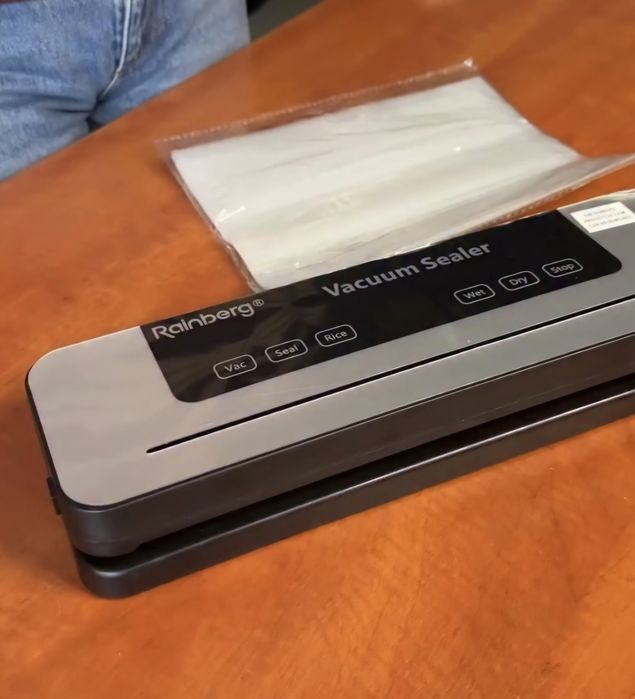 ПОТУЖНИЙ! Німецький вакууматор, пакувальник, 10 пакетів в комплекті