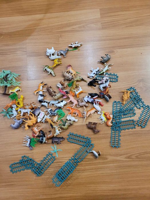 Ляльки Ельза, Дінь дінь, Пінк, Вінні Пух, зоопарк тварини