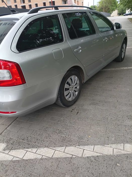 Продам Шкодувку 1.6 Автомат