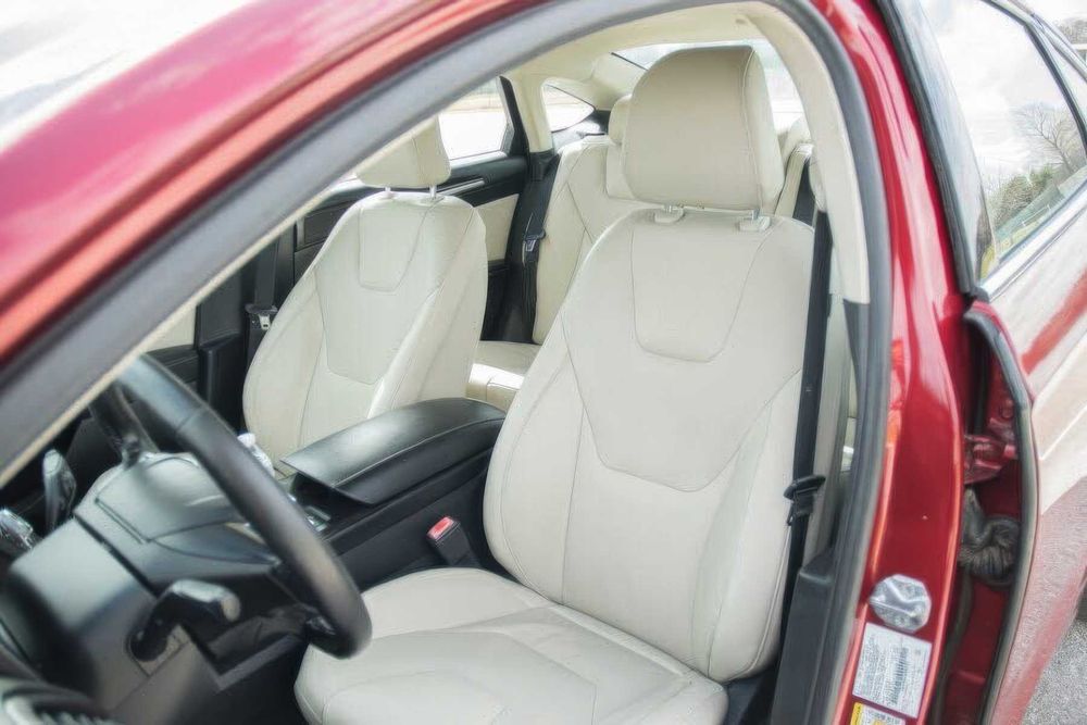 Ford Fusion Hybrid Titanium      2017