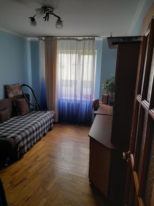 Здам 3 кiмн квартиру в центрi по вул С Бандери 44,Стрий