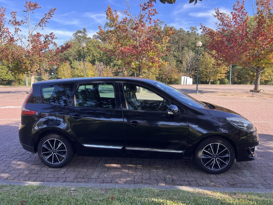 renault  scenic 2012