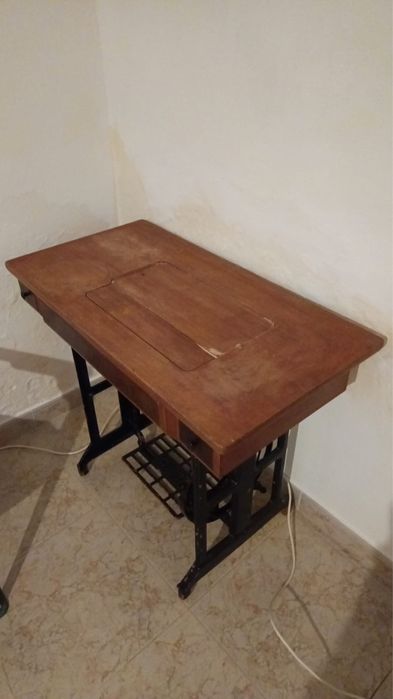 Maquina costura antiga