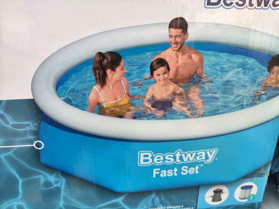 Vendo piscina, usada poucas vezes.