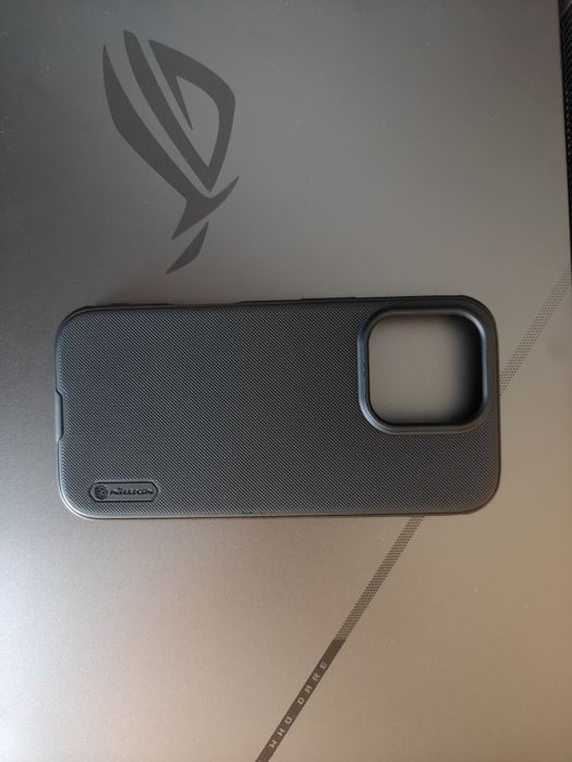 Продам чохли на iphone 16 pro