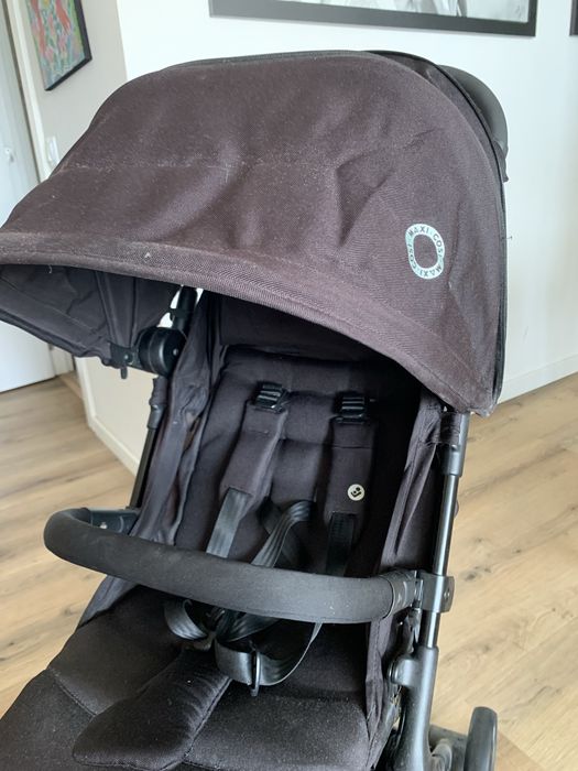 Carrinho de bebe maxi cosi lara 2 ( avião)