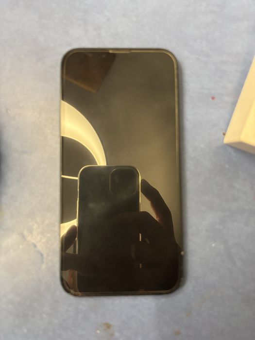 Iphone 13 bardzo dobry