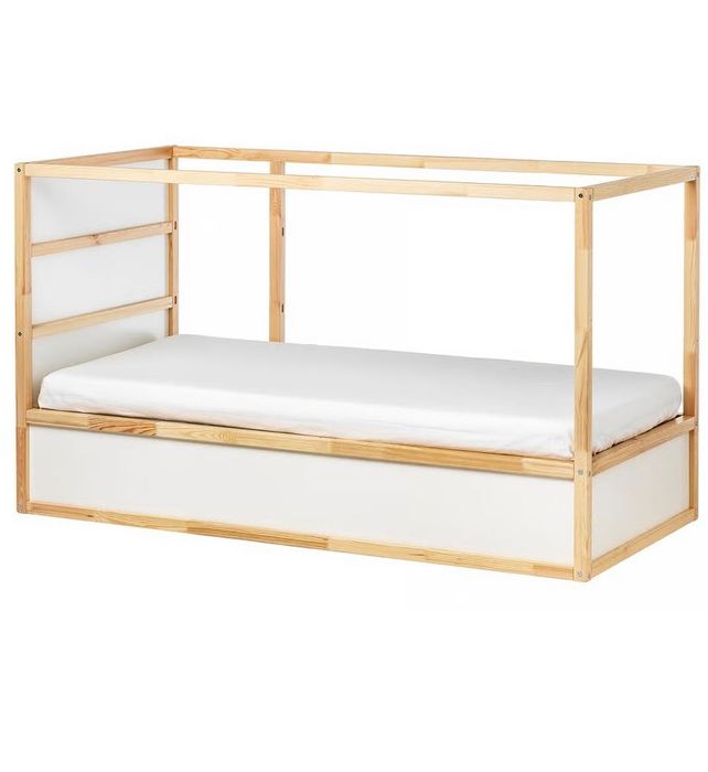 Cama de criança com pouco uso