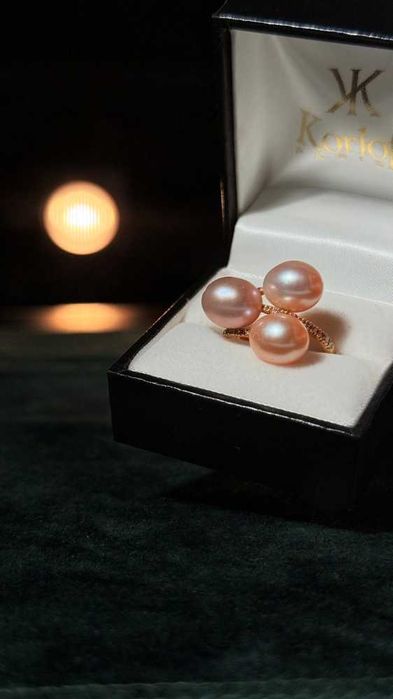 Кольцо из желтого золота с бриллиантами и жемчугом