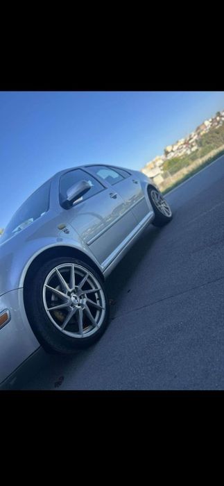 Particular  vendo varato