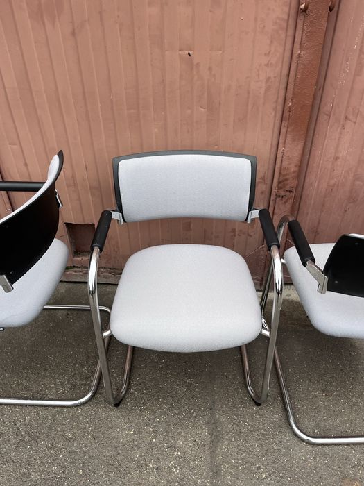 Krzesła konferencyjne NOWE niemieckiej marki Dolphin in