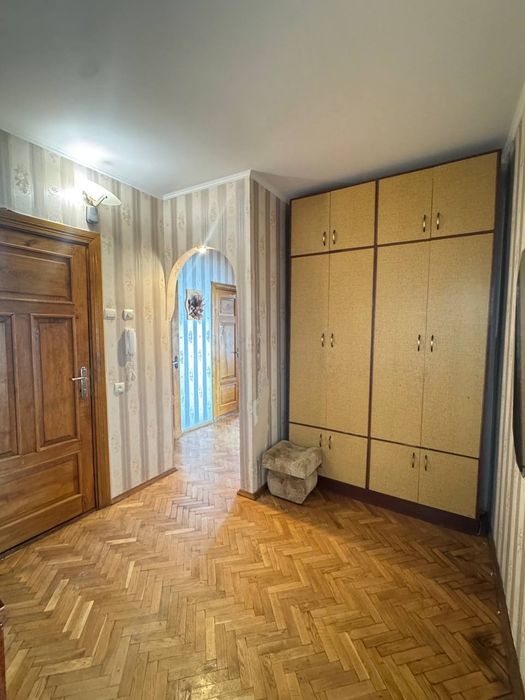 Продаж 3-квартири 70 кВ.в районі Чайки