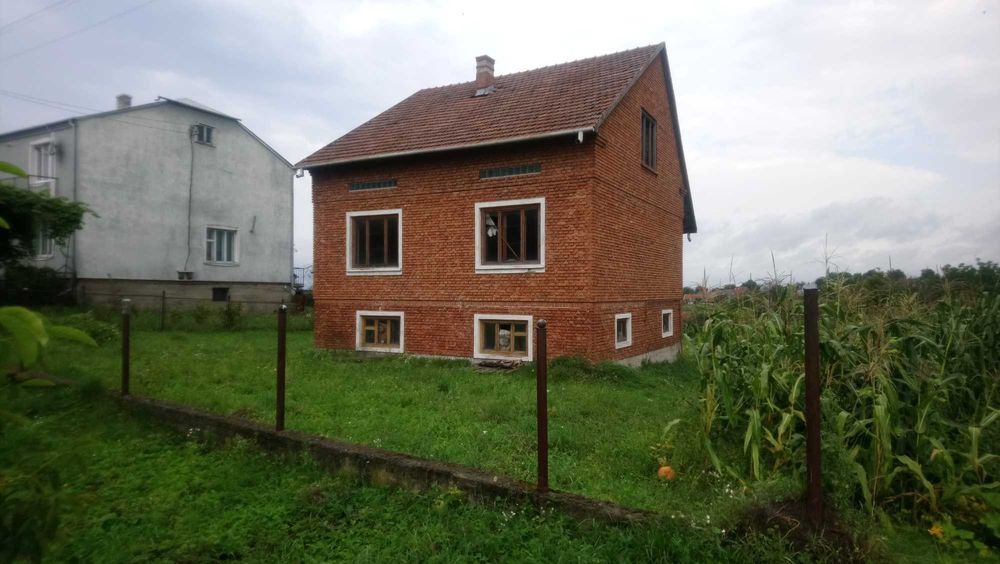 Продається будинок в с.Вовчатичі. Торг.
