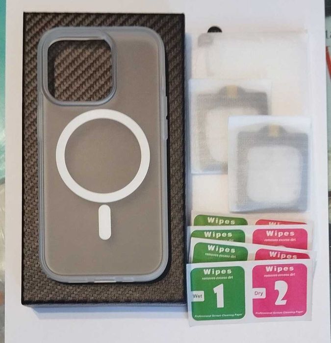 iPhone 14 Pro Clear Case z MagSafe białe etui na telefon marki Apple