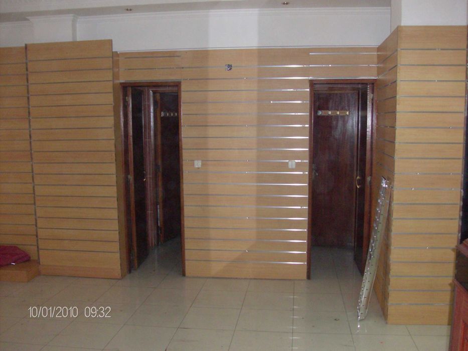 Vendo Estabelecimento Comercial com 500 M2 em Abrantes ...tem Alvará de Restaurante e Licença Para Qualquer outro Ramo Comercial