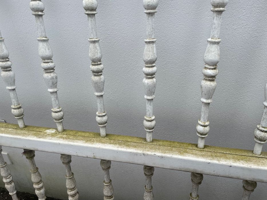 Portão alumínio branco + calha