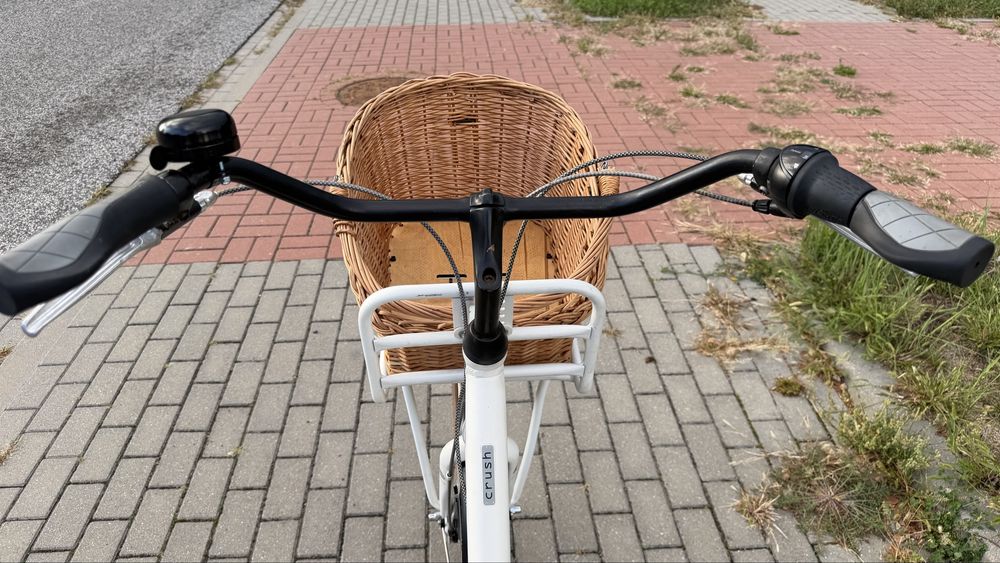 Rower miejski Cortina Crush Cargo 28 cali Kosz Wiklinowy