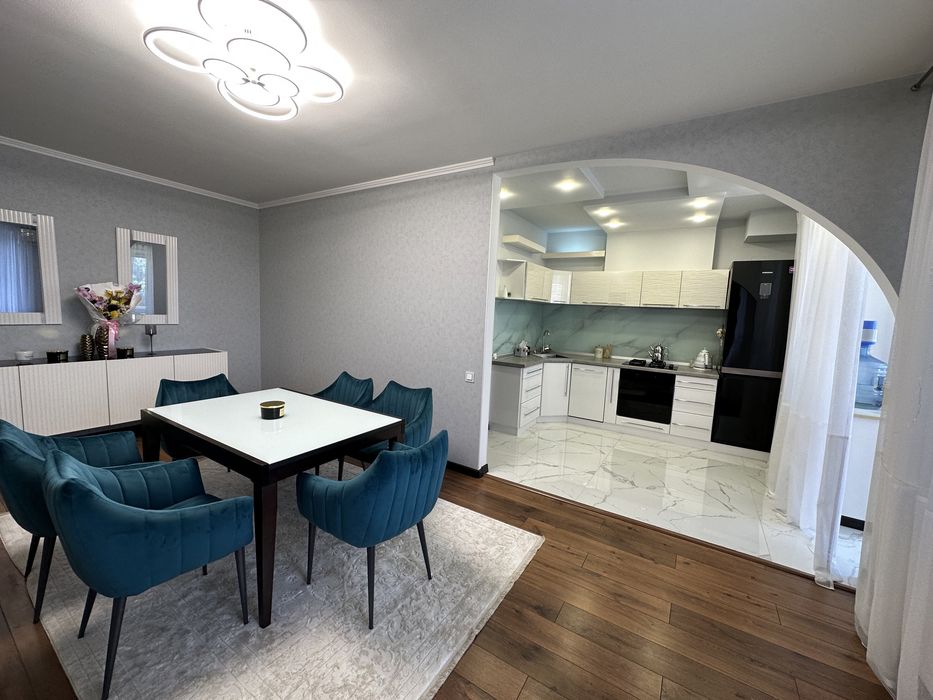 Продажа 2- уровненной стильной 4 комнатной квартиры