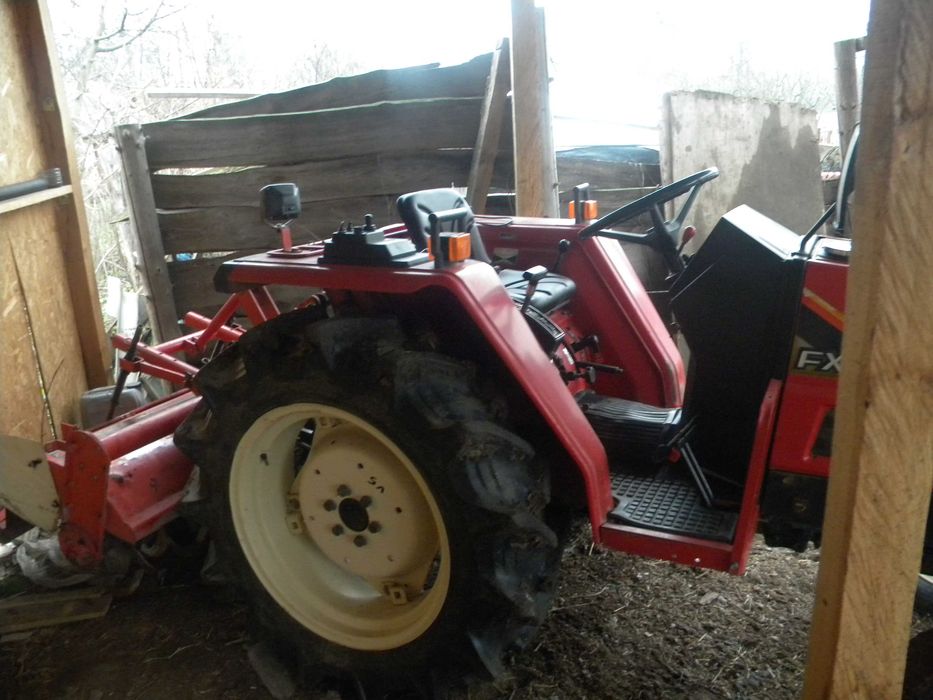 японский мінітрактор янмар  FX 24