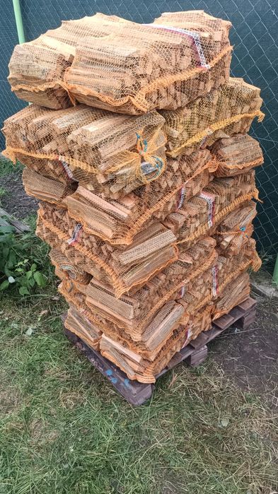 Drewno rozpałkowe suche połupane poworkowane