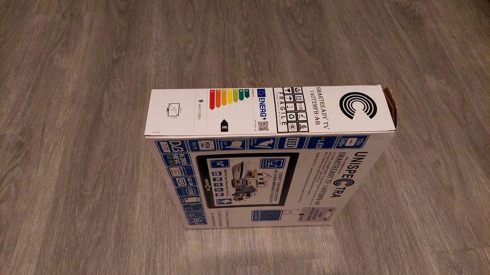 Smart TV 12 V/240 V Unispectra 14"