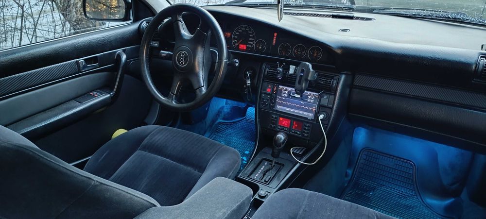 Продам Audi 100c4