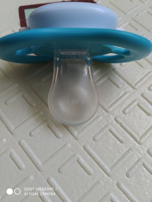 Пустушка філіпс + ще одна іншої фірми