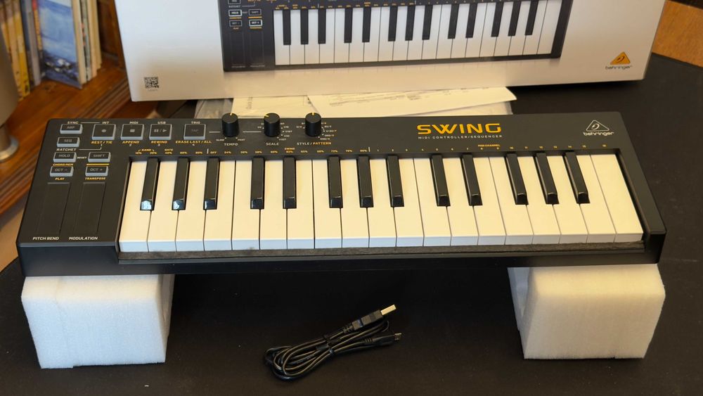Kontroler MIDI / Sekwencer - Behringer Swing