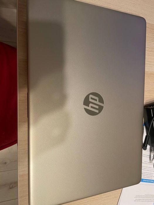 laptop HP , intel core i3, 8 gb RAM, 256 GB SSD Windows 11 home