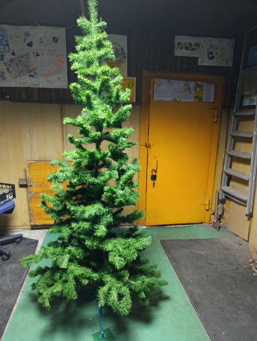 Искусственная елка 2.10 метра