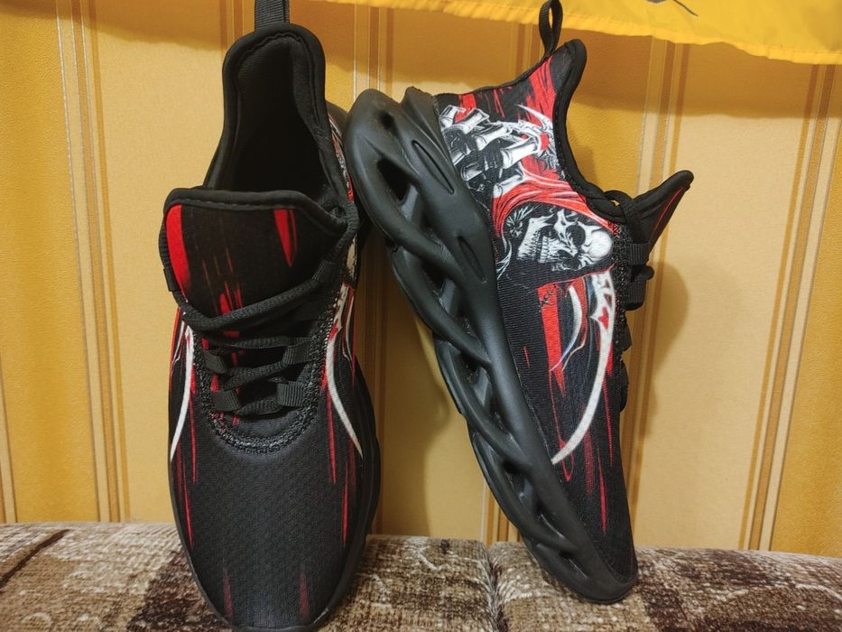 Кросівки чоловічі