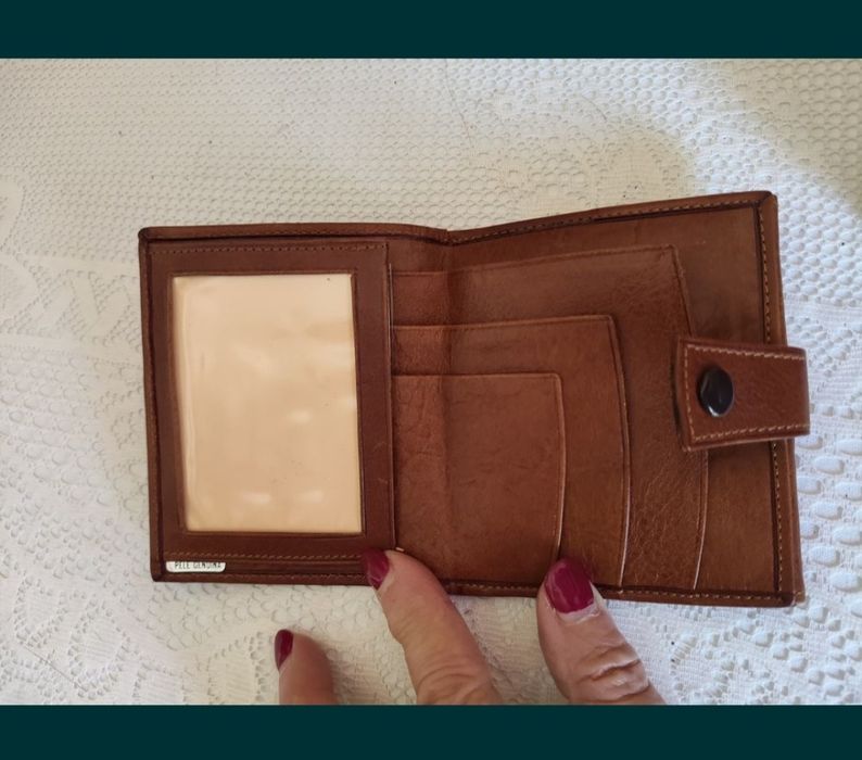 Porta notas e moedas em pele genuína