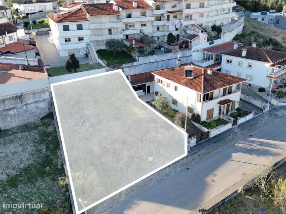 Terreno para Construção I 690m² — Torrados E Sousa, Porto