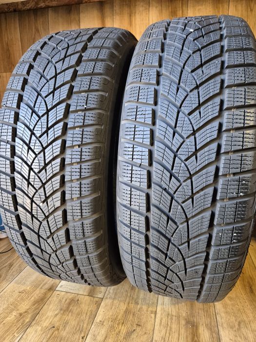 215/55/18 Good Year para zima 7,5mm 2021r
