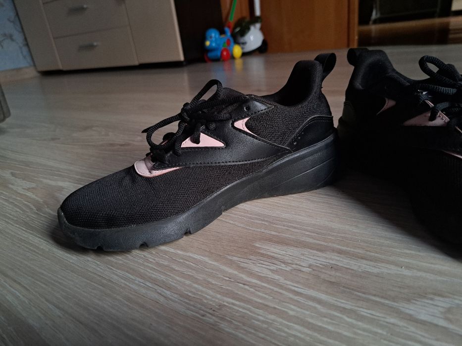 Кросівки  жіночі  Reebok