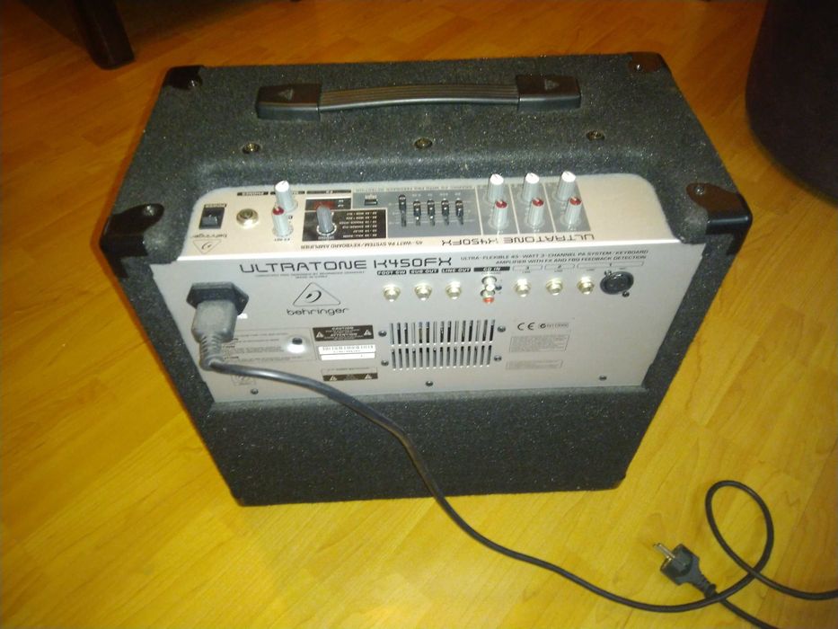 Behringer Ultratone K450FX - Combo klawiszowe