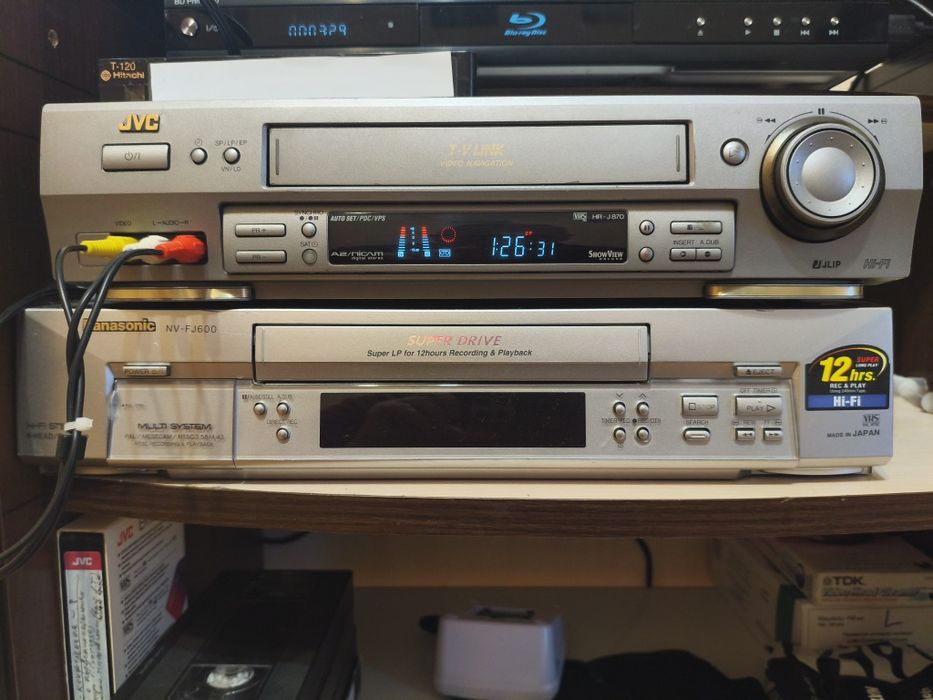 Відеомагнітофон Panasonic.