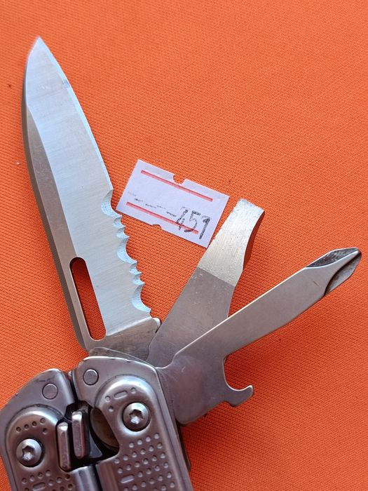 Мультитул Leatherman Free P2 с чехлом
