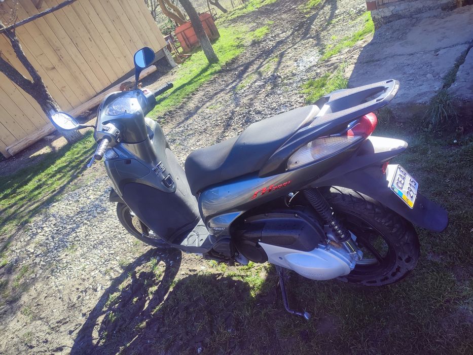 Продам Хонда SH 300і
