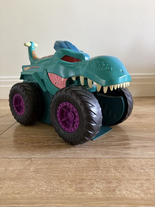 Hot wheels Monster Trucks Car Chompin' Mega Wrex Mattel GYL13