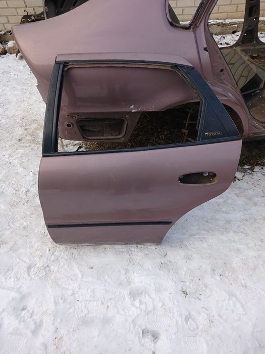 Ляда тоета королла е100