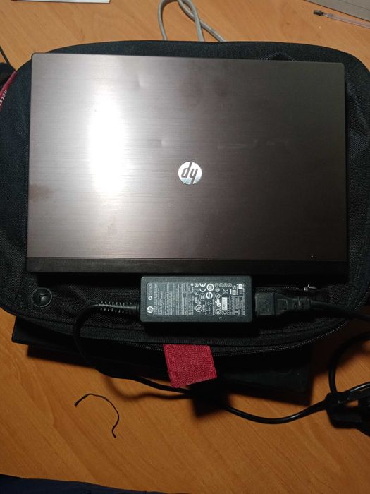 Ноутбук НР мини  + сумка.