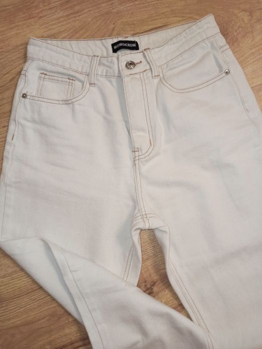 Жіночі штани, мом