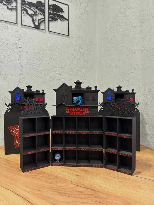 Поличка для фігурок з Stranger Things "Дивні Дива"