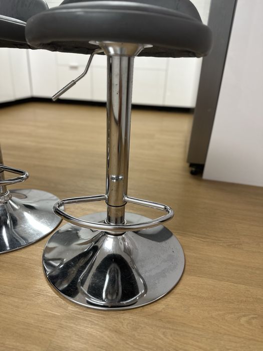 Bancos altos/ bar / cozinha
