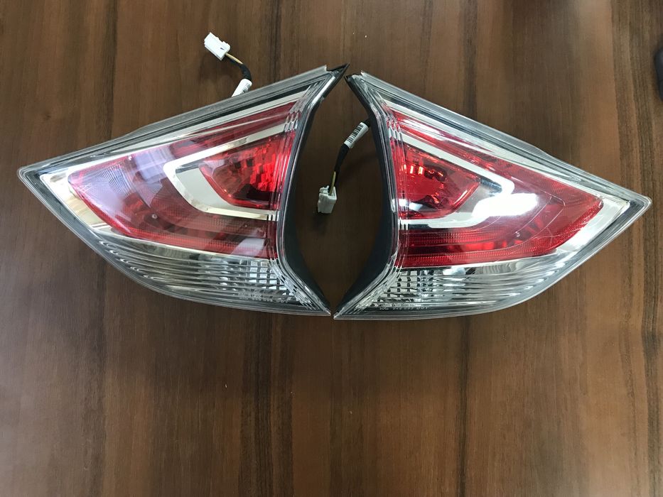 Nissan Rogue задні фанарі